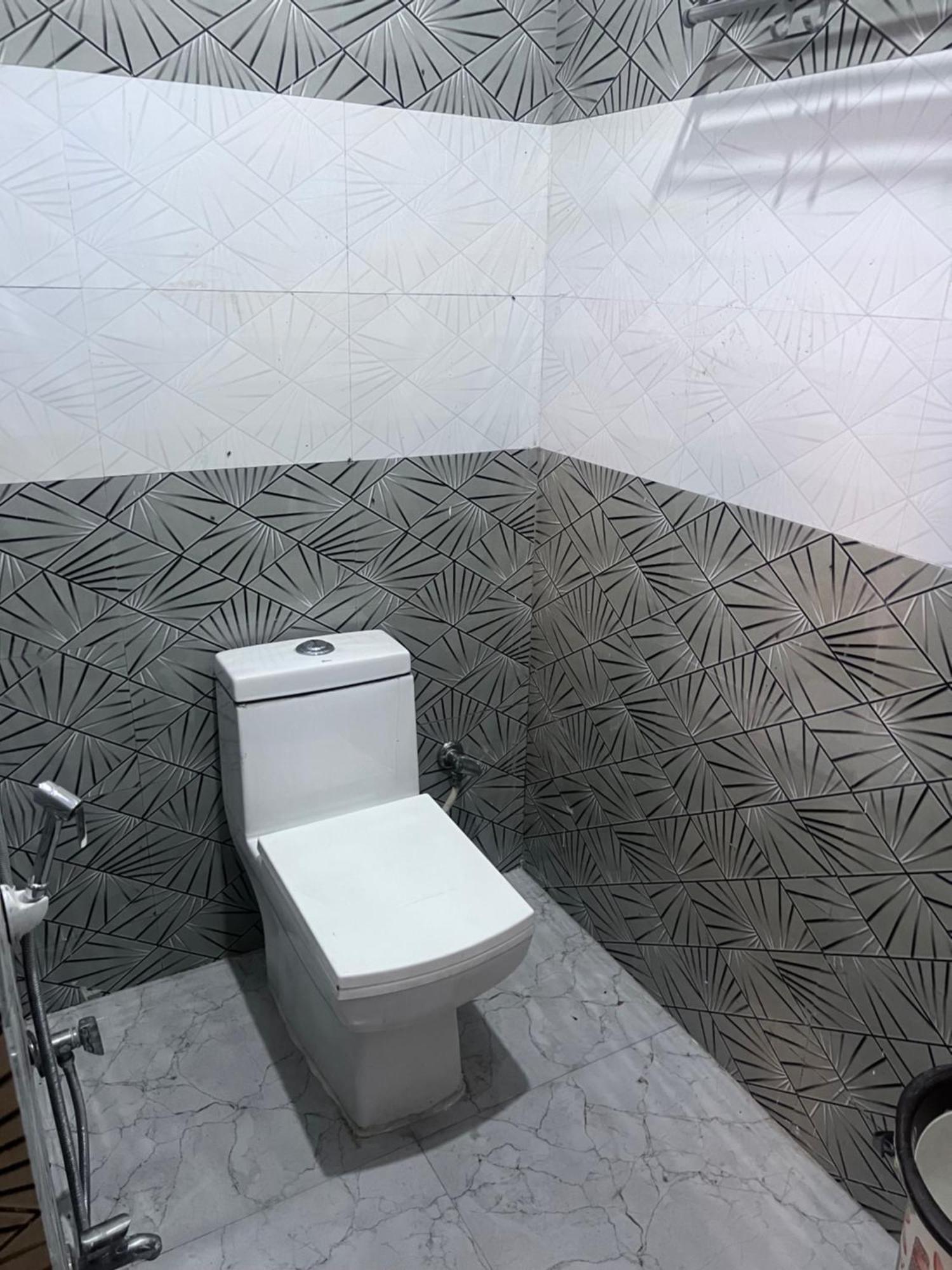 J K Apartment Allāhābād Junction Dış mekan fotoğraf